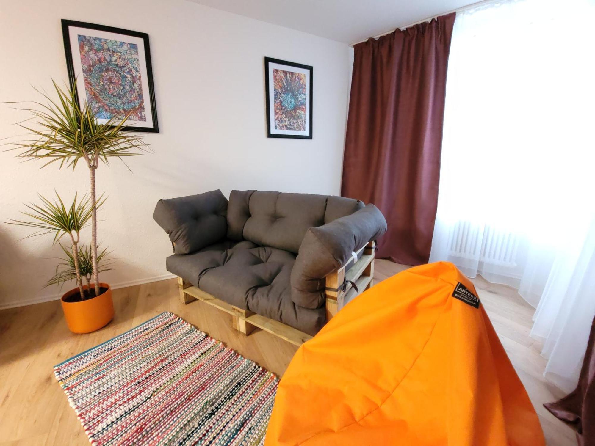 2 Zimmer, 4 Person, Balkon *