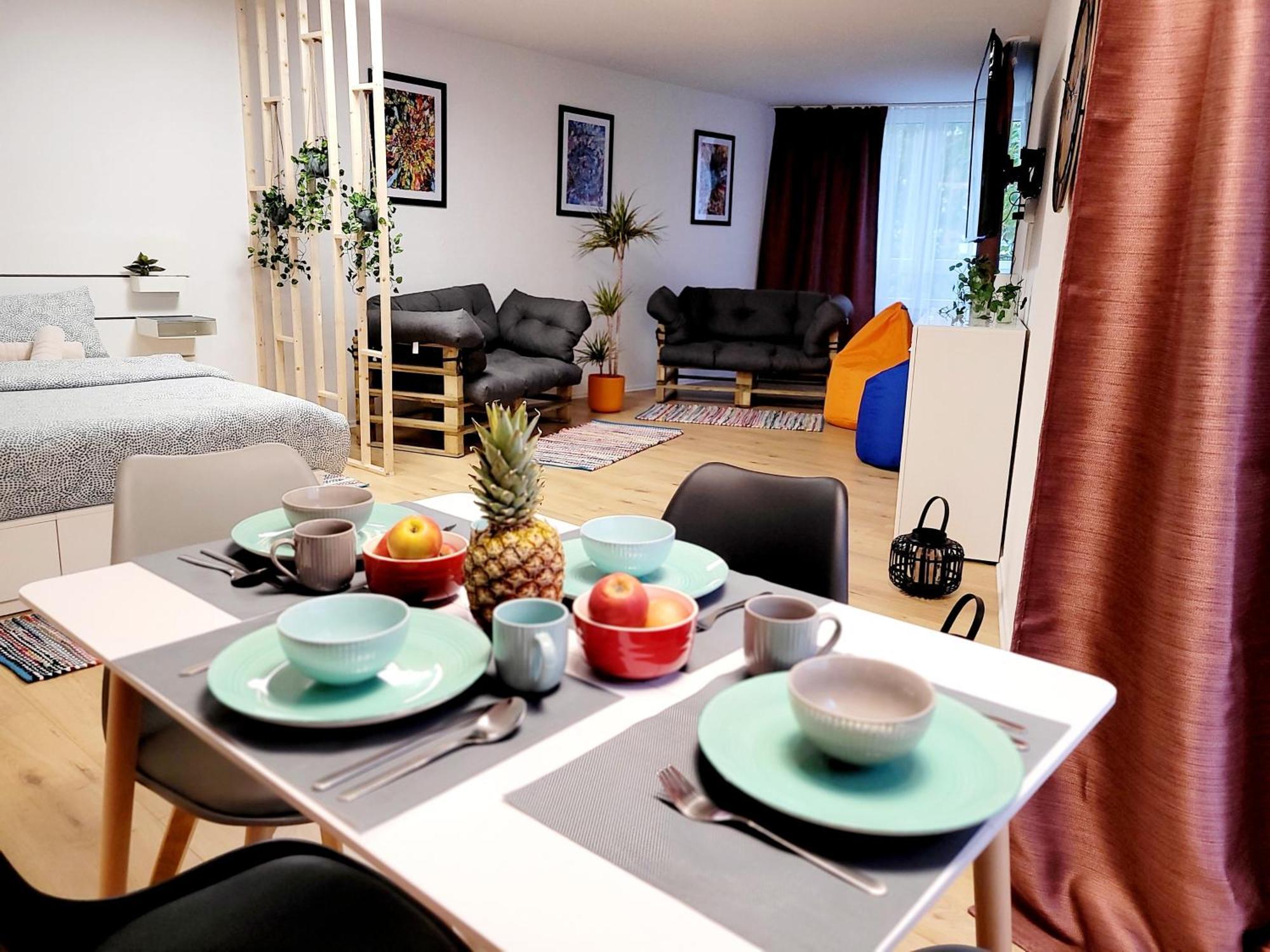 2 Zimmer, 4 Person, Balkon * Essen